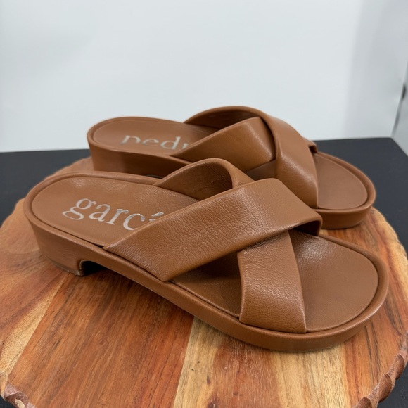 PEDRO GARCIA Shoes - PEDRO GARCIA women's Lexia cross flat sandals in Terra brown leather sz 41 US 11